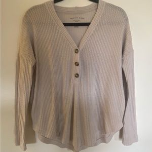 American Eagle Cream V-Neck Sweater